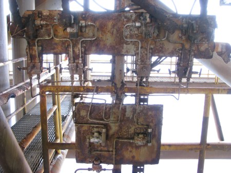 offshore-equipment Offshore Equipment - corroded